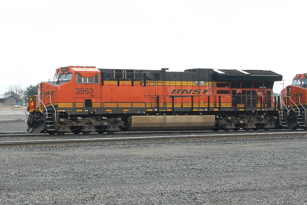 BNSF 3963